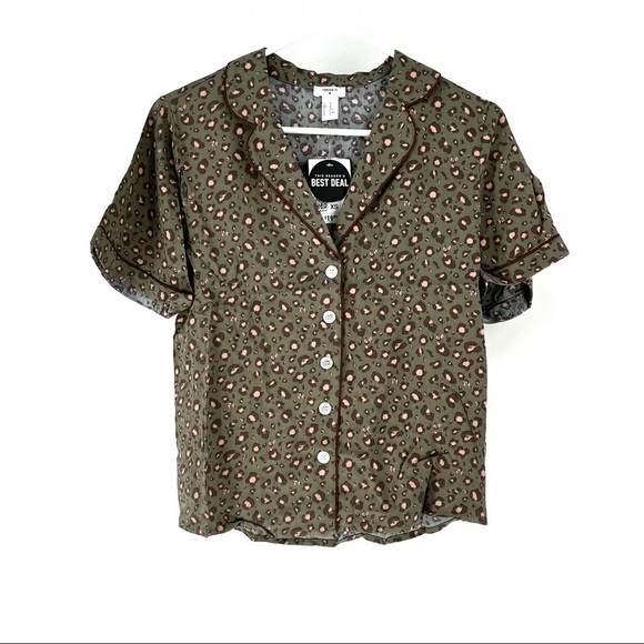 Forever 21 Women's 2 Piece Leopard Shirt & Shorts Pajama Set - various sizes - Picture 3 of 8